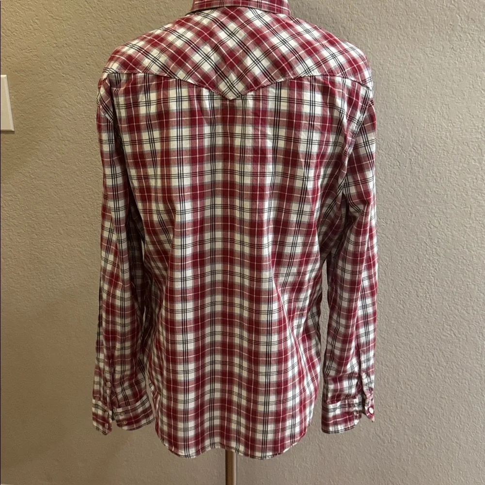 Levi’s Men's Red Plaid Long Sleeve Shirt‎ size large with pearl snaps western